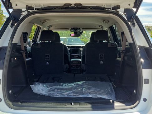 Used 2023 Jeep Grand Cherokee L Laredo image 11