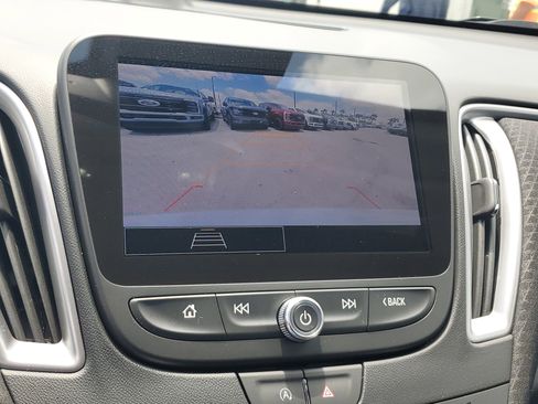 Used 2025 Chevrolet Malibu LS image 30