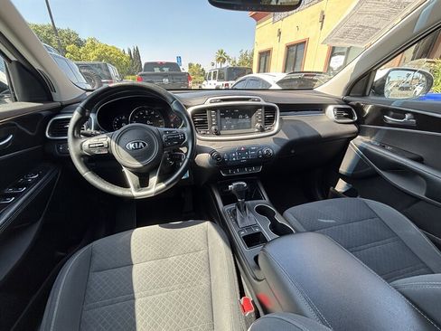 Used 2018 Kia Sorento LX w/ LX V6 Convenience Package image 28