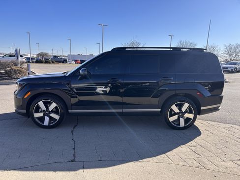 Used 2025 Hyundai Santa Fe Limited image 4