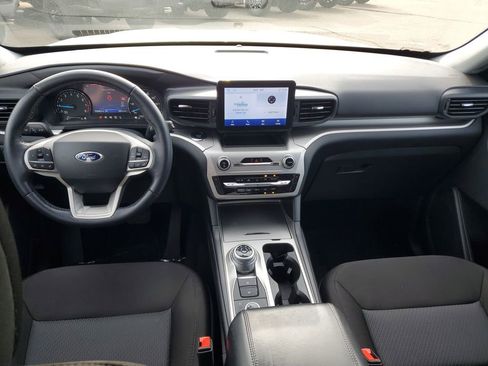 Used 2022 Ford Explorer XLT image 10