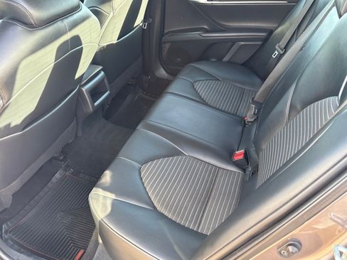Used 2022 Toyota Camry SE image 31