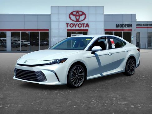 New 2026 Toyota Camry XLE FWD image 1
