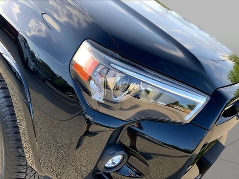 Used 2023 Toyota 4Runner SR5 AWD/4WD image 26