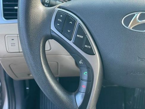 Used 2013 Hyundai Elantra GLS w/ Preferred Pkg image 14