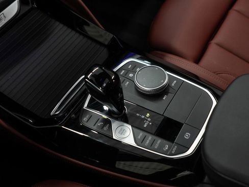 Used 2025 BMW X4 xDrive30i w/ Premium Package image 19