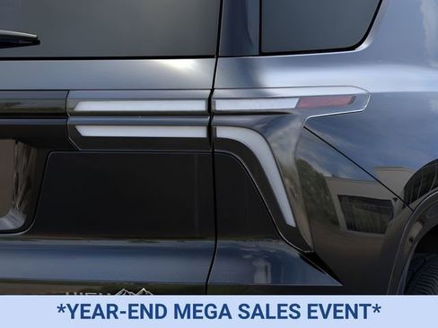 New 2026 Chevrolet Traverse High Country image 11