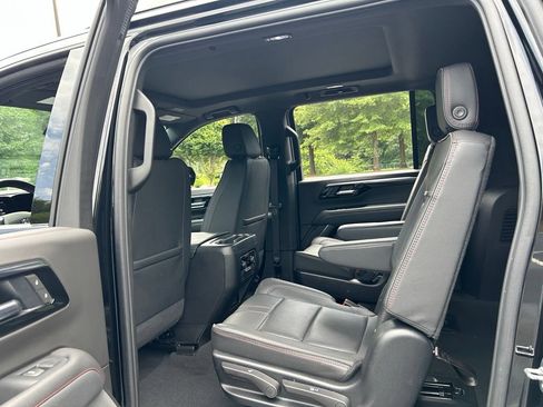 Used 2025 Chevrolet Suburban RST w/ Comfort Package RWD image 42