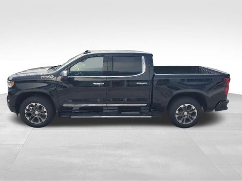 Used 2025 Chevrolet Silverado 1500 High Country w/ Technology Package AWD/4WD image 2