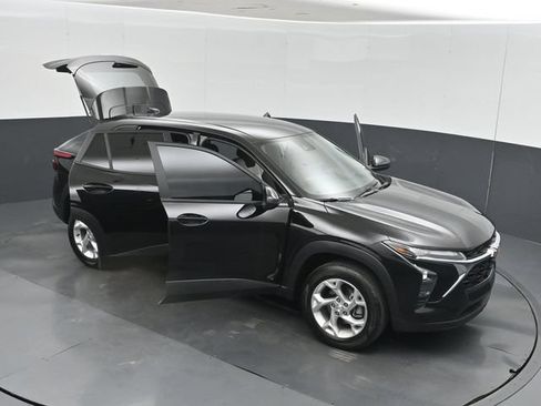 Used 2026 Chevrolet Trax LS w/ LS Convenience Package FWD image 62