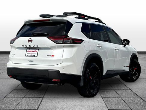 Used 2025 Nissan Rogue SV AWD/4WD image 7