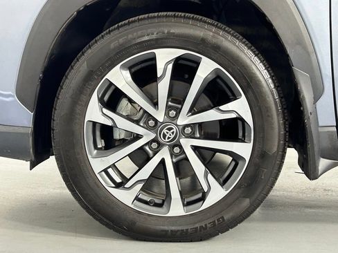 Used 2023 Toyota Corolla Cross XLE w/ Convenience Package AWD/4WD image 35