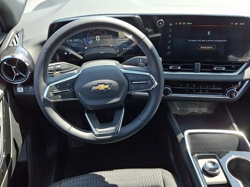 New 2026 Chevrolet Equinox LT AWD/4WD image 8