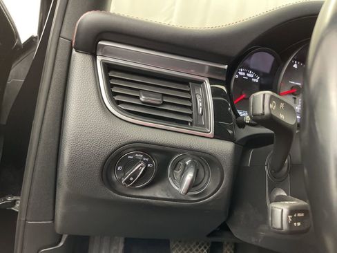 Used 2018 Porsche Macan S image 7