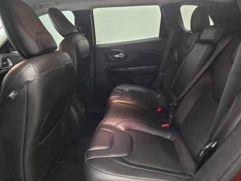 Used 2020 Jeep Cherokee Latitude Plus FWD image 18