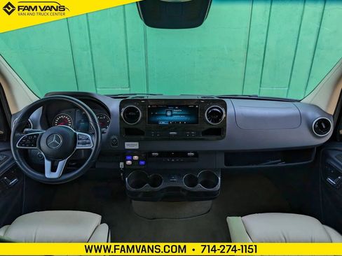 Used 2019 Mercedes-Benz Sprinter 170 Cargo image 33