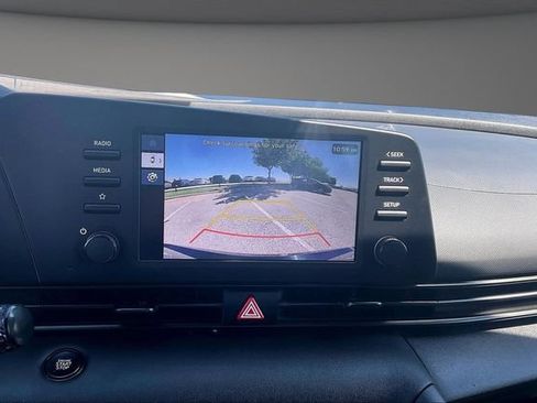 Used 2025 Hyundai Elantra Sport FWD image 18
