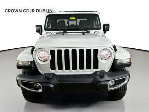 Used 2023 Jeep Gladiator Sport AWD/4WD image 2