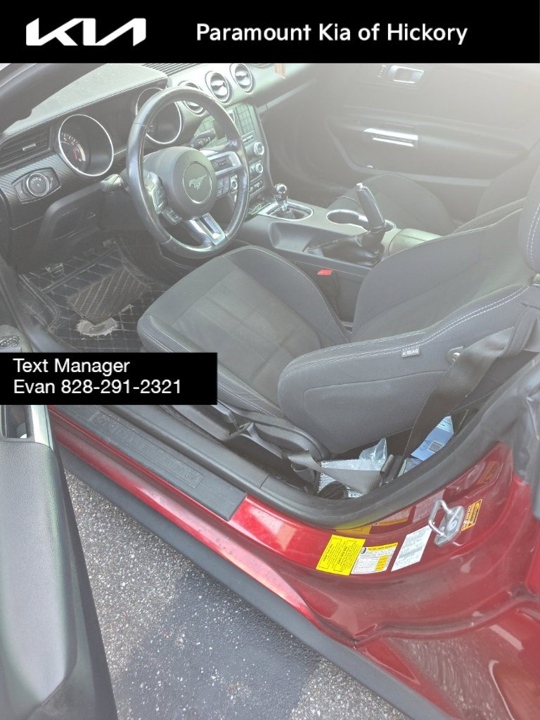 Used 2018 Ford Mustang Coupe RWD image 5