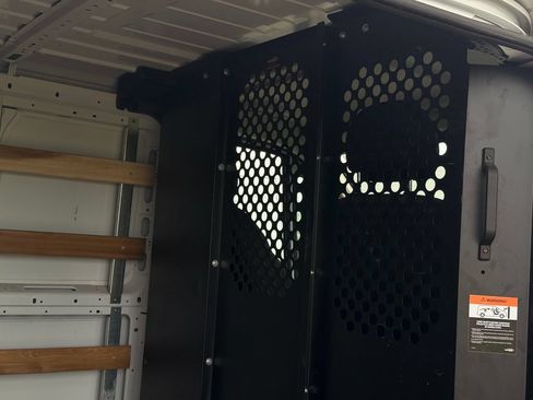 Used 2025 RAM ProMaster 2500 w/ U-Haul Equipment Group FWD image 33
