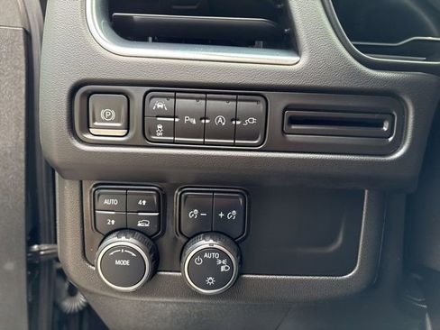 Used 2022 Chevrolet Tahoe LT image 14