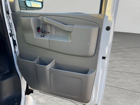 Used 2023 Chevrolet Express 2500 RWD 2500 135 w/ Driver Convenience Package image 28