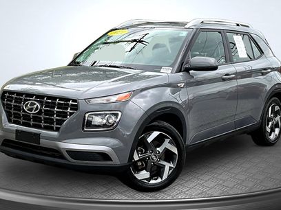 Used 2021 Hyundai Venue SEL w/ Cargo Package