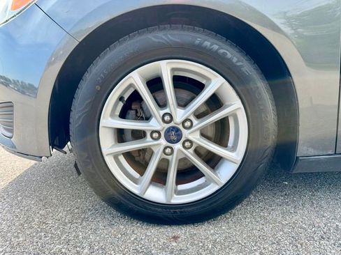 Used 2017 Ford Focus SE FWD image 24