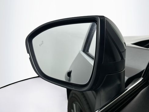 Used 2024 Nissan Pathfinder SV FWD image 16