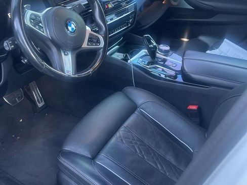 Used 2021 BMW M550i xDrive w/ Dynamic Handling Package image 4