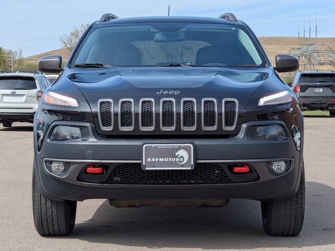 Used 2016 Jeep Cherokee Trailhawk w/ Cold Weather Group AWD/4WD image 3