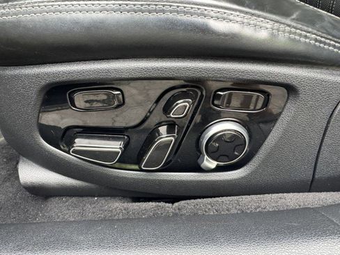 Used 2018 Genesis G90 5.0 Ultimate RWD image 25