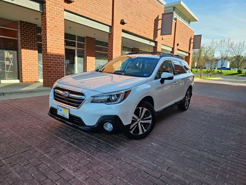 Used 2018 Subaru Outback 2.5i Limited AWD/4WD image 3