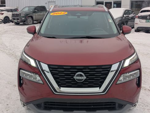 Used 2022 Nissan Rogue SV w/ SV Premium Package image 2