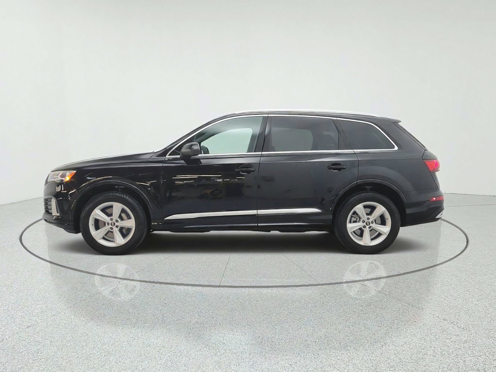 Used 2023 Audi Q7 2.0T Premium w/ Convenience Package AWD/4WD image 8