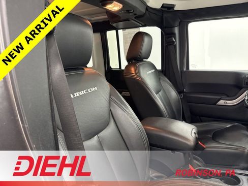 Used 2018 Jeep Wrangler Unlimited Rubicon w/ Connectivity Group image 12