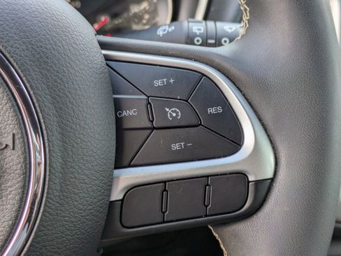 Used 2021 Jeep Compass Latitude FWD image 22