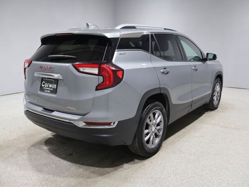 Used 2024 GMC Terrain SLT AWD/4WD image 2