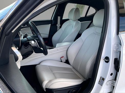 Used 2025 Genesis G70 2.5T AWD/4WD image 21