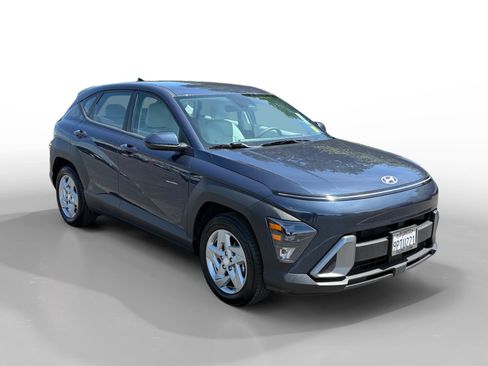 Certified 2025 Hyundai Kona SE FWD image 7