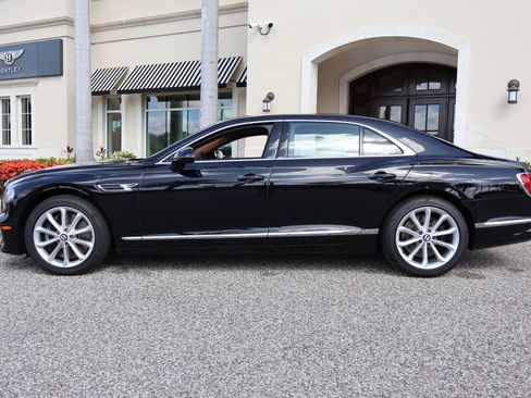 Used 2024 Bentley Flying Spur V8 AWD/4WD image 5