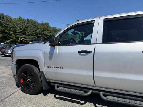 Used 2017 Chevrolet Silverado 1500 LTZ Z71 w/ Redline Edition AWD/4WD image 8