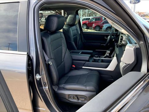 Used 2024 Toyota Tundra Limited image 8
