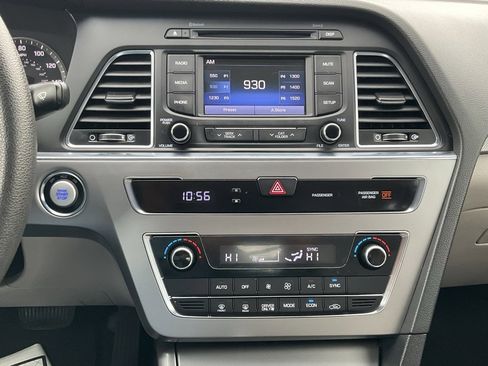 Used 2016 Hyundai Sonata SE image 3