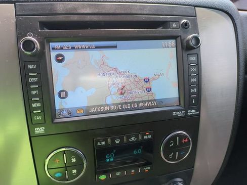 Used 2013 GMC Yukon XL SLT AWD/4WD image 14