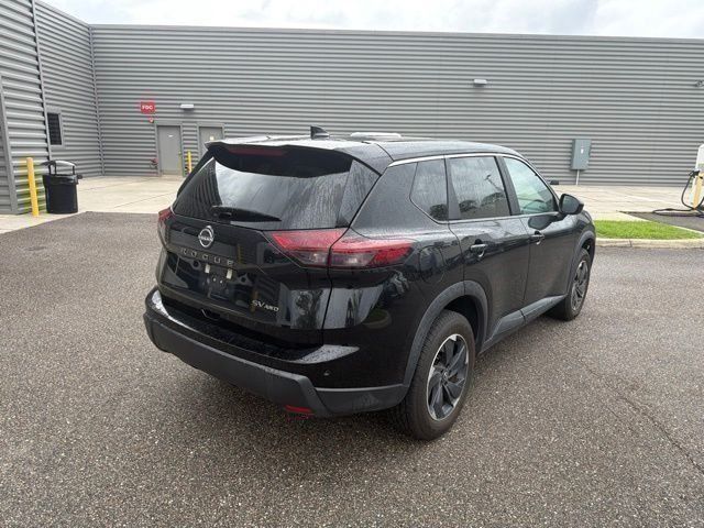 Used 2024 Nissan Rogue SV AWD/4WD image 5