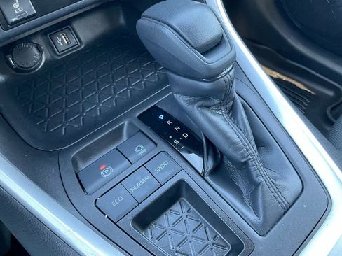 Used 2023 Toyota RAV4 XLE image 59