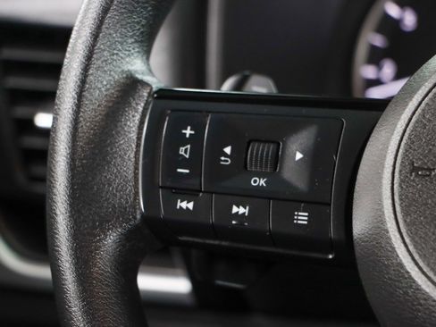 Used 2023 Nissan Rogue SV image 13