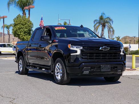 Used 2024 Chevrolet Silverado 1500 RST w/ Convenience Package II AWD/4WD image 2