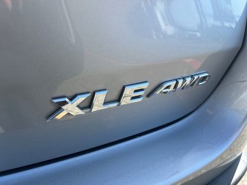 Used 2019 Toyota Highlander XLE AWD/4WD image 33